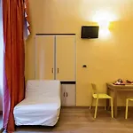 Maison d'hôtes Domus Avi - Rome