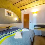 Domus Avi - Pensión Roma