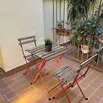Domus Avi - Pensión Roma