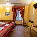 Pensión Domus Avi - 4*