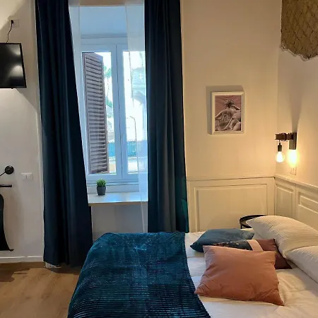 Πανσιόν Domus Avi - 4*